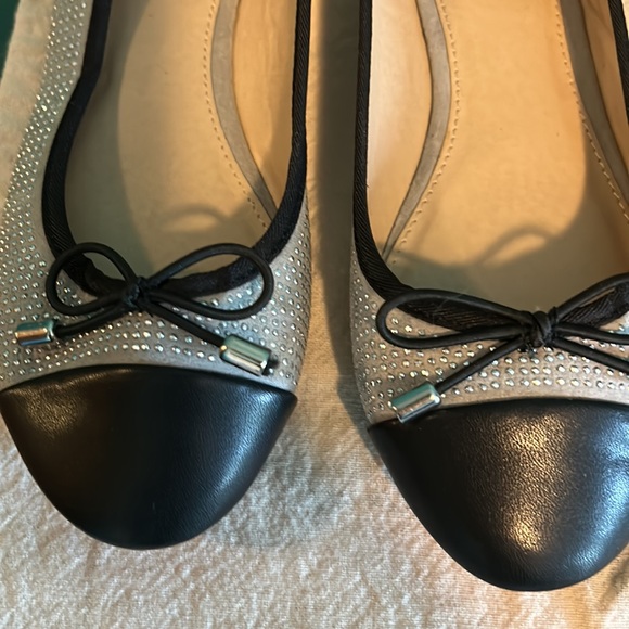 2 pairs of flats - Picture 2 of 3